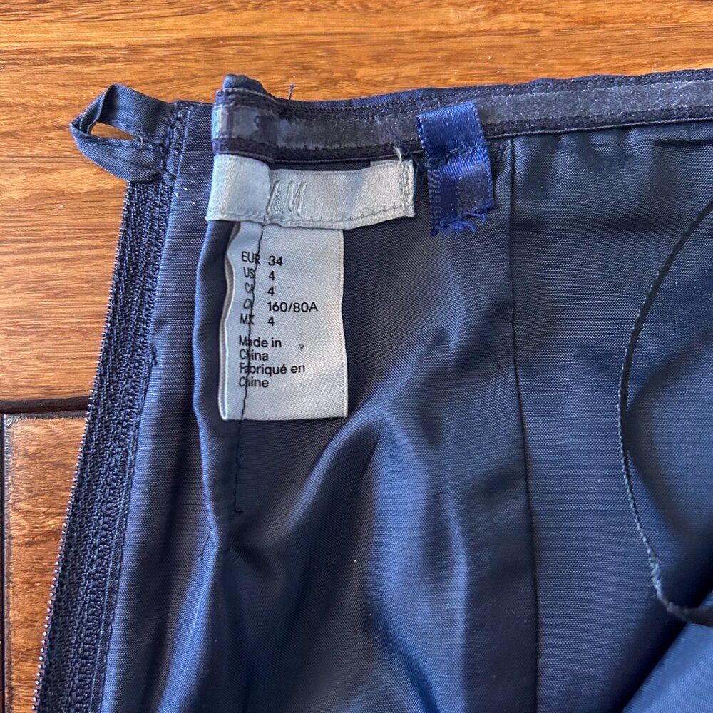 H&M Knee Length Party Dress Navy Blue Size 2/4 Strapless - Picture 3 of 4